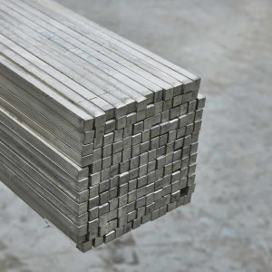 Nerūsējošā tērauda kvadrātveida stieņi