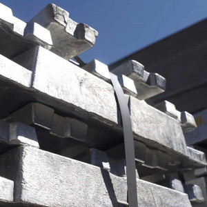 Баббит в чушках